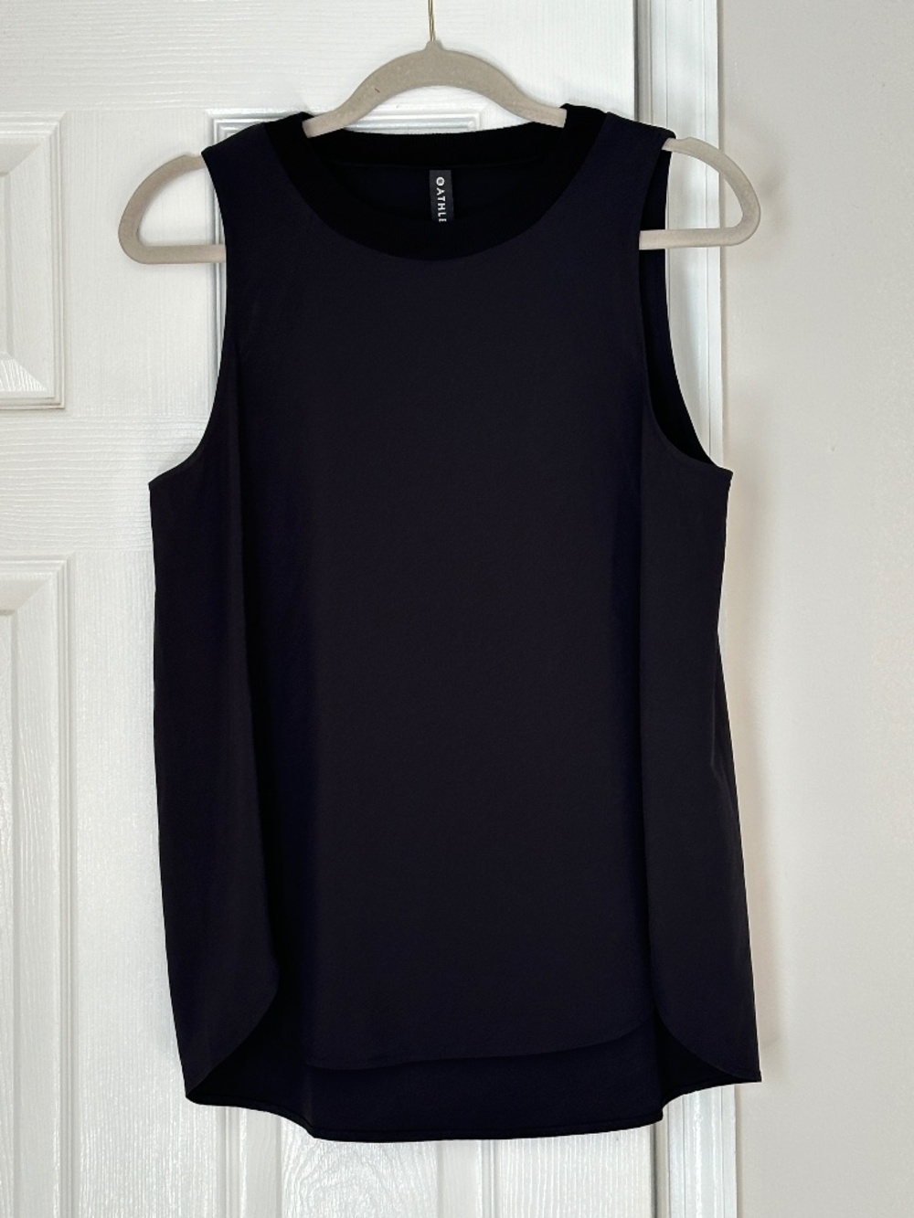 Athleta Sleeveless tank Black High Neck Round Collar Curved Hem Lightweight Med